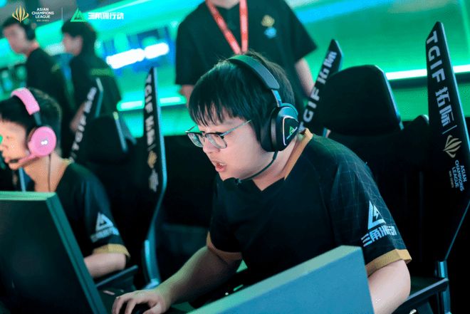 也是更衣室 也是更衣室