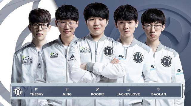 前锋球员 前锋球员