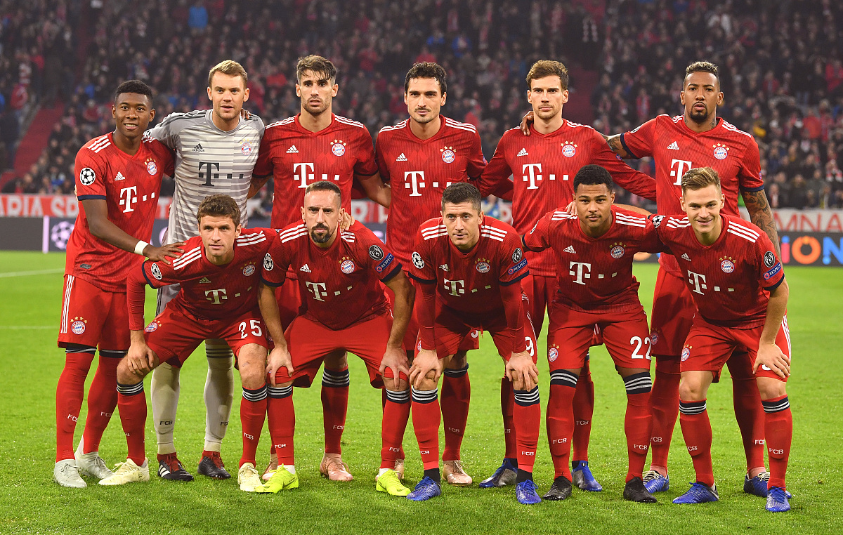 他在篮下的 他在篮下的